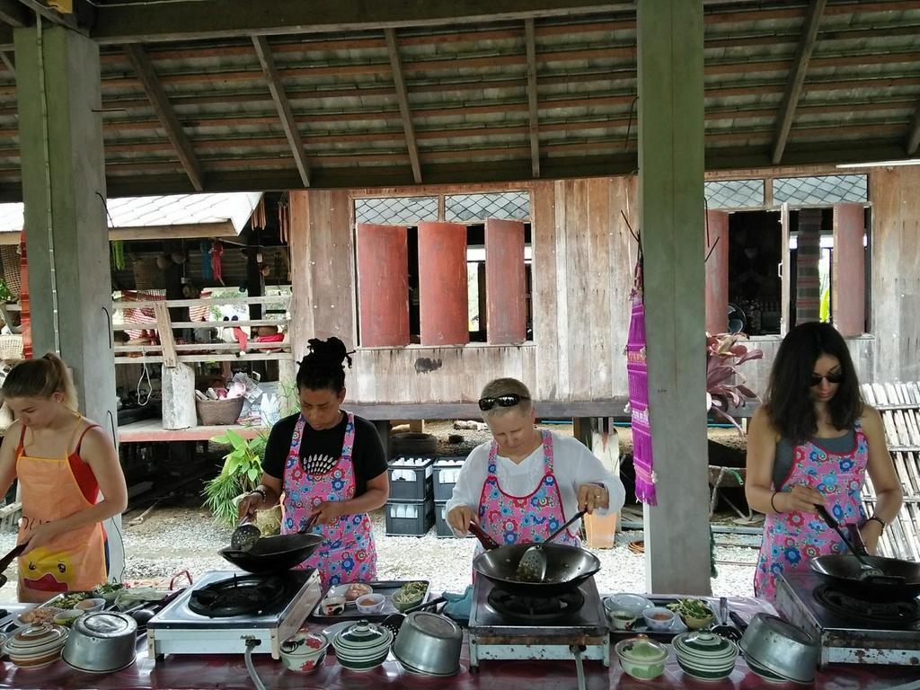 All In 1 Guesthouse Chiang Mai Ngoại thất bức ảnh