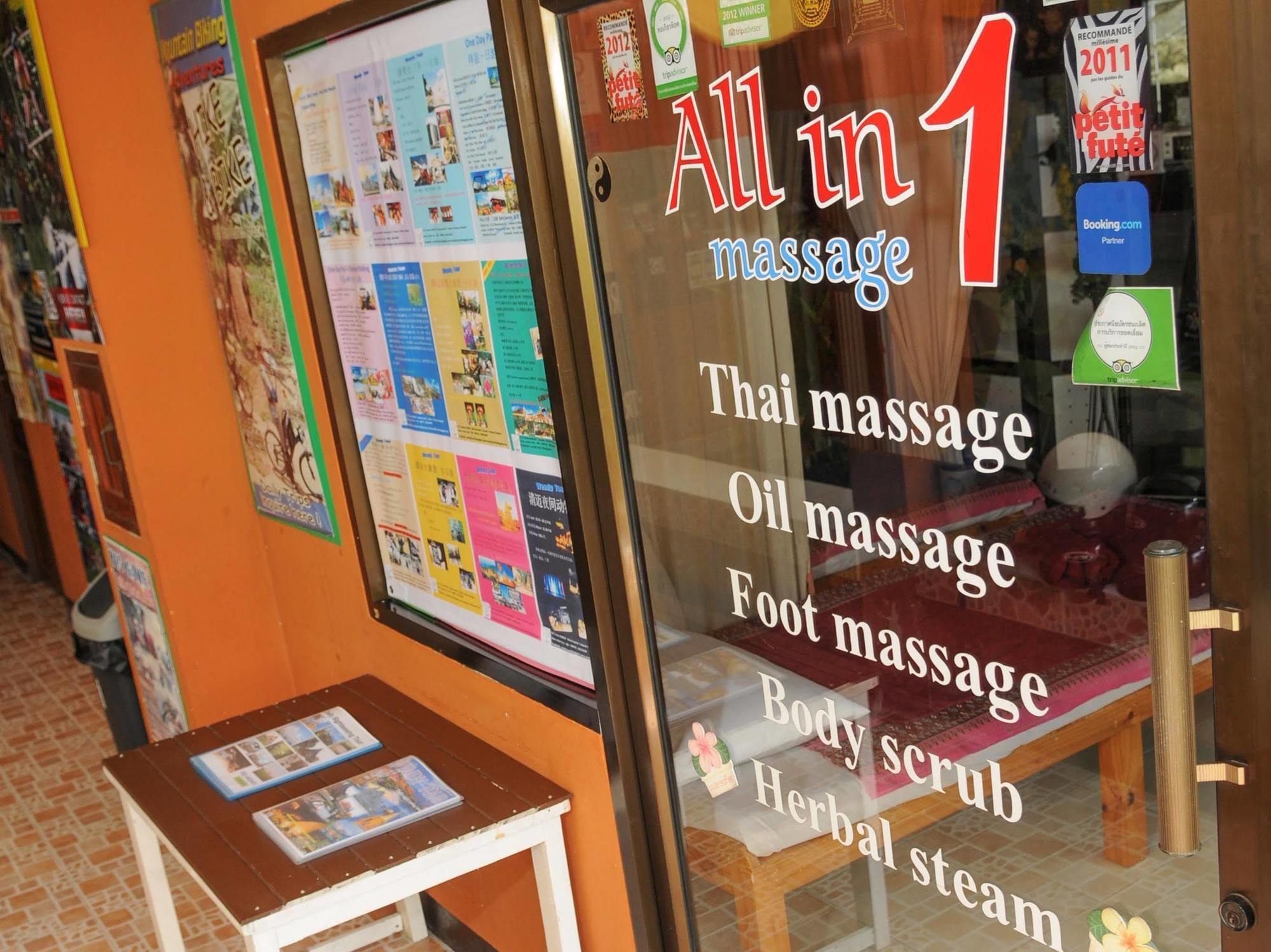All In 1 Guesthouse Chiang Mai Ngoại thất bức ảnh